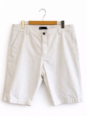 4/$20➡️ SKL Men’s White Cotton Flat-Front Shorts – Size 36 Fair *Flaw